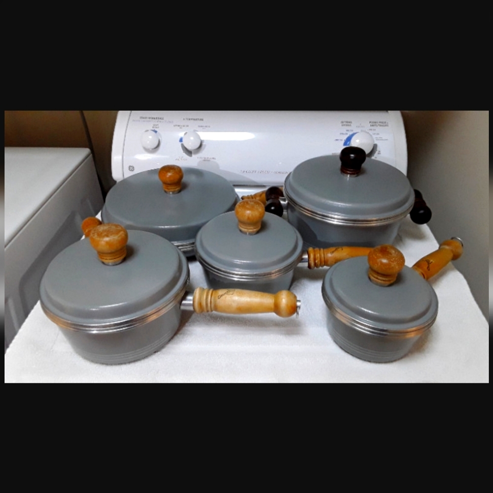 generation 2 wear ever vintage canada cookware